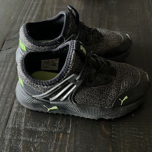 Toddler boys puma tennis shoes